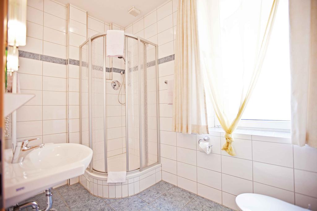 Hotel Post Weiden in der Oberpfalz Стая снимка