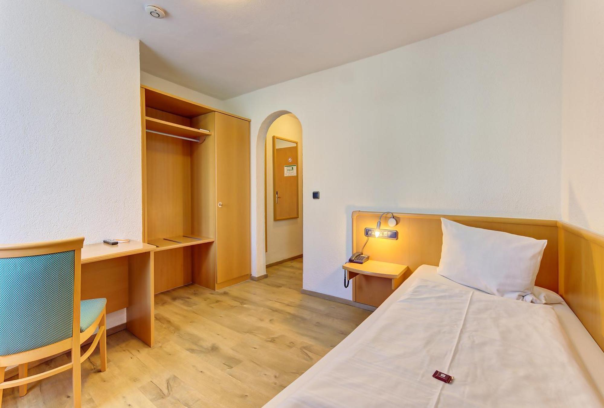 Hotel Post Weiden in der Oberpfalz Екстериор снимка